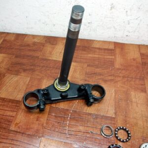 91-02 honda st1100 SOPORTE DE HORQUILLAS DELANTERAS TAPA INFERIOR TRIPLE 53219-MAJ-G50