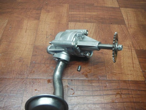 honda 1300 ENGINE MOTOR OIL PUMP 15100-MCS-010 - Image 2