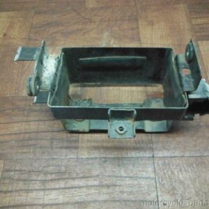 04-09 suzuki gs500f BANDEJA DE BATERÍA PLÁSTICA TRASERA DE COLA 41540-01D60