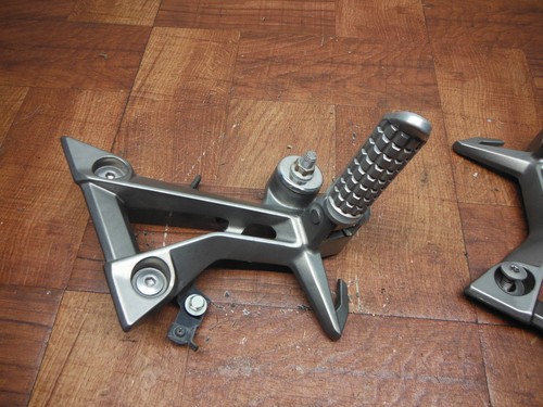 13-17 kawasaki ninja 300 SOPORTE TRASERO IZQUIERDO DERECHO CON MONTURA DE PEGA DEL CONDUCTOR - Image 3