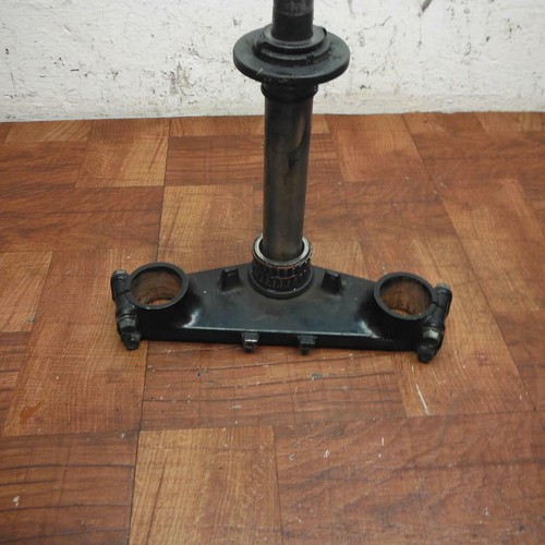 93-01 Kawasaki Ninja ZX11 OEM SOPORTE DE HORQUILLAS DELANTERAS TAPA INFERIOR DEL TRIPLE TREE - Imagen 3