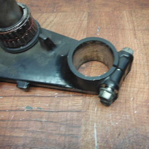 93-01 Kawasaki Ninja ZX11 OEM SOPORTE DE HORQUILLAS DELANTERAS TAPA INFERIOR DEL TRIPLE TREE - Imagen 4