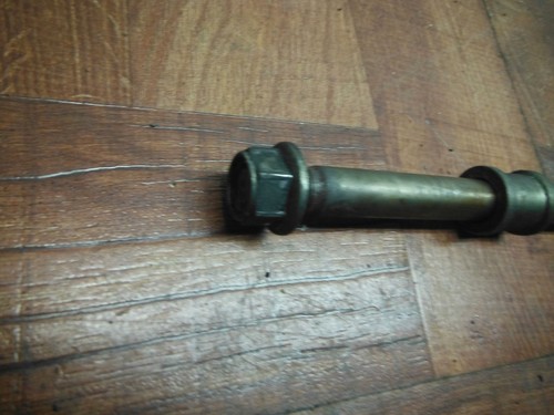 honda TORNILLO DE PIVOTE DEL EJE DEL RIN DELANTERO 44301-461-770 - Image 2