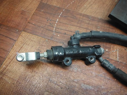 2013 2014 kawasaki ninja 300 CILINDRO MAESTRO DE FRENOS TRASERO CON CALIPER Y SOPORTE - Imagen 2