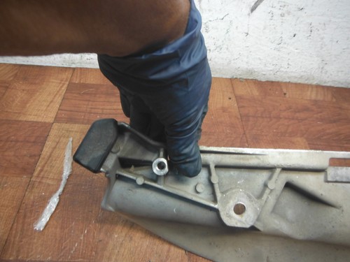 2004 bmw r1150rt SOPORTE IZQUIERDO DE PEGA DE CONDUCTOR TRASERO - Image 9