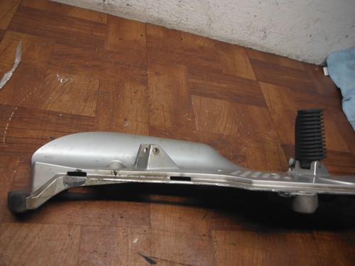 2004 bmw r1150rt SOPORTE IZQUIERDO DE PEGA DE CONDUCTOR TRASERO - Image 13