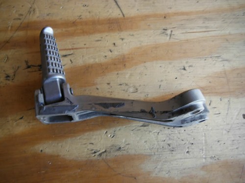01 ZX600J ZX 600 ZX6R ZX6 NINJA FOOTPEG FOOT PEG REST - Image 3