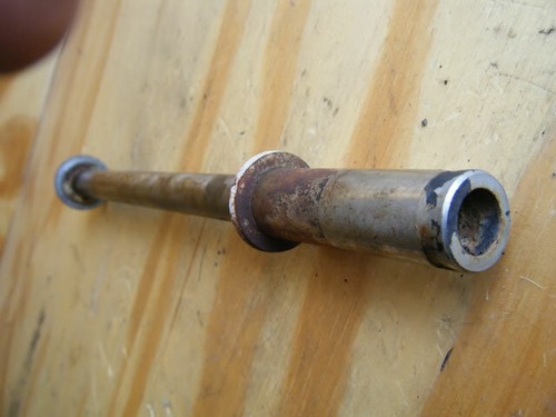 81-83 VIRAGO XV920 XV 920 FRONT WHEEL AXLE AXEL BOLT YAMAHA