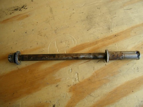 81-83 VIRAGO XV920 XV 920 FRONT WHEEL AXLE AXEL BOLT YAMAHA - Image 2