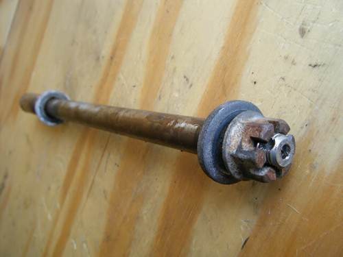 81-83 VIRAGO XV920 XV 920 FRONT WHEEL AXLE AXEL BOLT YAMAHA - Image 3