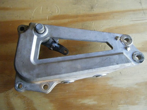 81-83 VIRAGO XV920 XV 920 FOOTPEG FOOT PEG EXHAUST MOUNT BRACKET YAMAHA