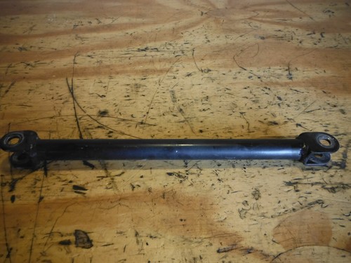 2002 KZ1000 POLICE KZ 1000 CALIPER TORQUE BAR ROD - Imagen 2