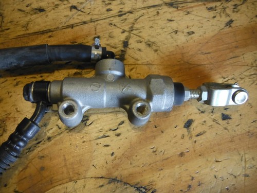 2009 KAWASAKI NINJA EX500 EX 500 CALIPER DE CILINDRO MAESTRO DE FRENO - Imagen 9