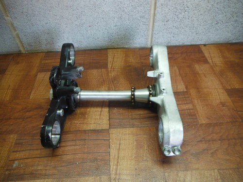 05-08 KAWASAKI ZX600J ZZR600 600 TRIPLE TREE FORK CLAMP STEERING STEM - Image 3
