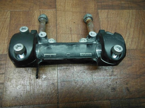 07-15 yamaha v star 1300 HANDLEBAR HANDLE HOLDER PERCH CLAMP 3D8-23442-00-00 - Image 2