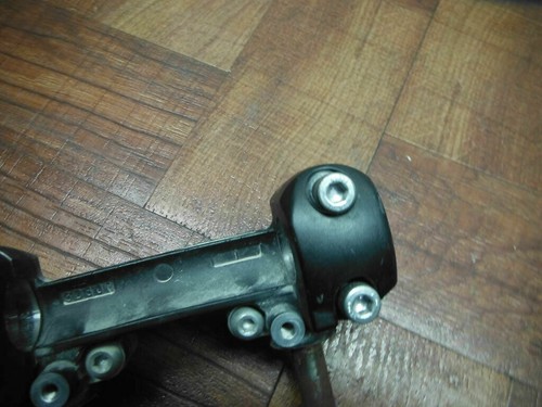 07-15 yamaha v star 1300 HANDLEBAR HANDLE HOLDER PERCH CLAMP 3D8-23442-00-00 - Image 6