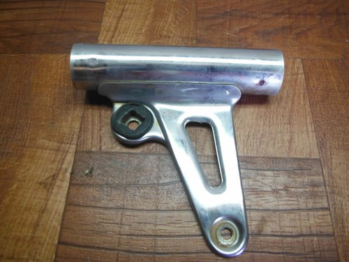 83 SUZUKI GR 650 GR650 TEMPTER SOPORTE DE FARO - Image 2