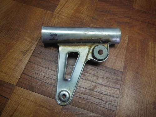 83 SUZUKI GR 650 GR650 TEMPTER SOPORTE DE FARO - Image 3