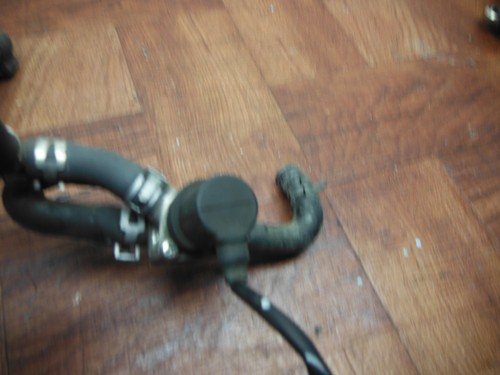 yamaha 06-12 FJR 1300a 06-09 fjr1300ae SOLENOIDE DE VÁLVULA DE AIRE INTERRUPTOR SUPERIOR DEL MOTOR - Image 5