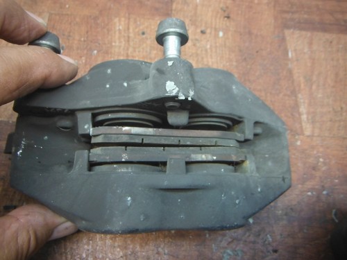 2004 bmw r1150rt JUEGO DE CALIPER DE FRENOS DELANTEROS DERECHO IZQUIERDO PAR CALIPERS CON BALATAS BREMBO - Image 7
