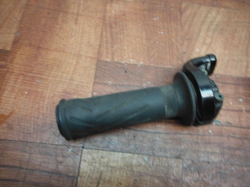 yamaha 06-15 fz1 2015 fzs1 MANUBRIO CLIPON DERECHO IZQUIERDO JUEGO DE AGARRES PAR - Imagen 3