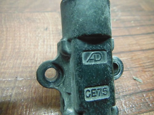2015 13-16 triumph street triple SENSOR DE PATA LATERAL - Imagen 3