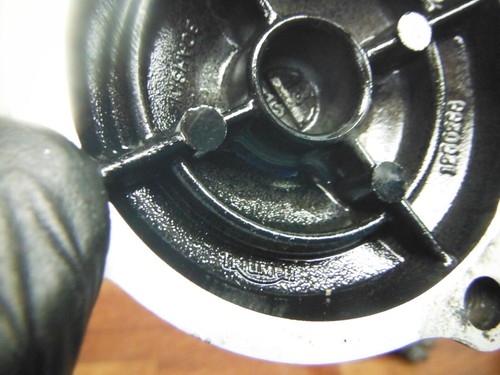 2015 13-16 Triumph Street Triple TAPA LATERAL DEL BALANCEADOR DEL MOTOR + TORNILLO - Imagen 4