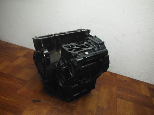 2015 13-16 triumph street triple ENGINE CRANKCASE CRANK CASE CYLINDER - Image 3