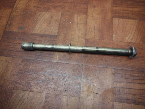 yamaha TORNILLO DE PIVOTE DEL EJE DEL RIN DELANTERO 2C0-25181-00-00 - Image 2