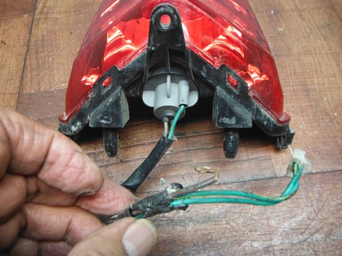 honda cb300f cbr250r cbr300r LUZ TRASERA LUZ DE FRENO TRASERA 33710-KYJ-305 - Image 8