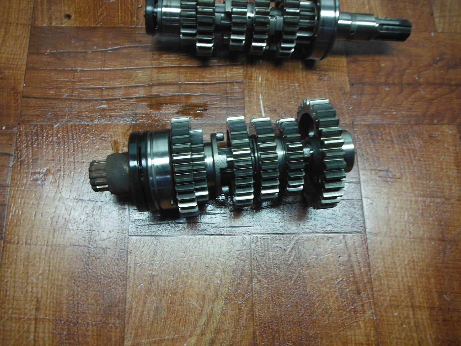 suzuki gs500 gs500e gs500f MOTOR MOTOR TRANSMISIÓN ENGRENES 24121-01D01 - Imagen 3