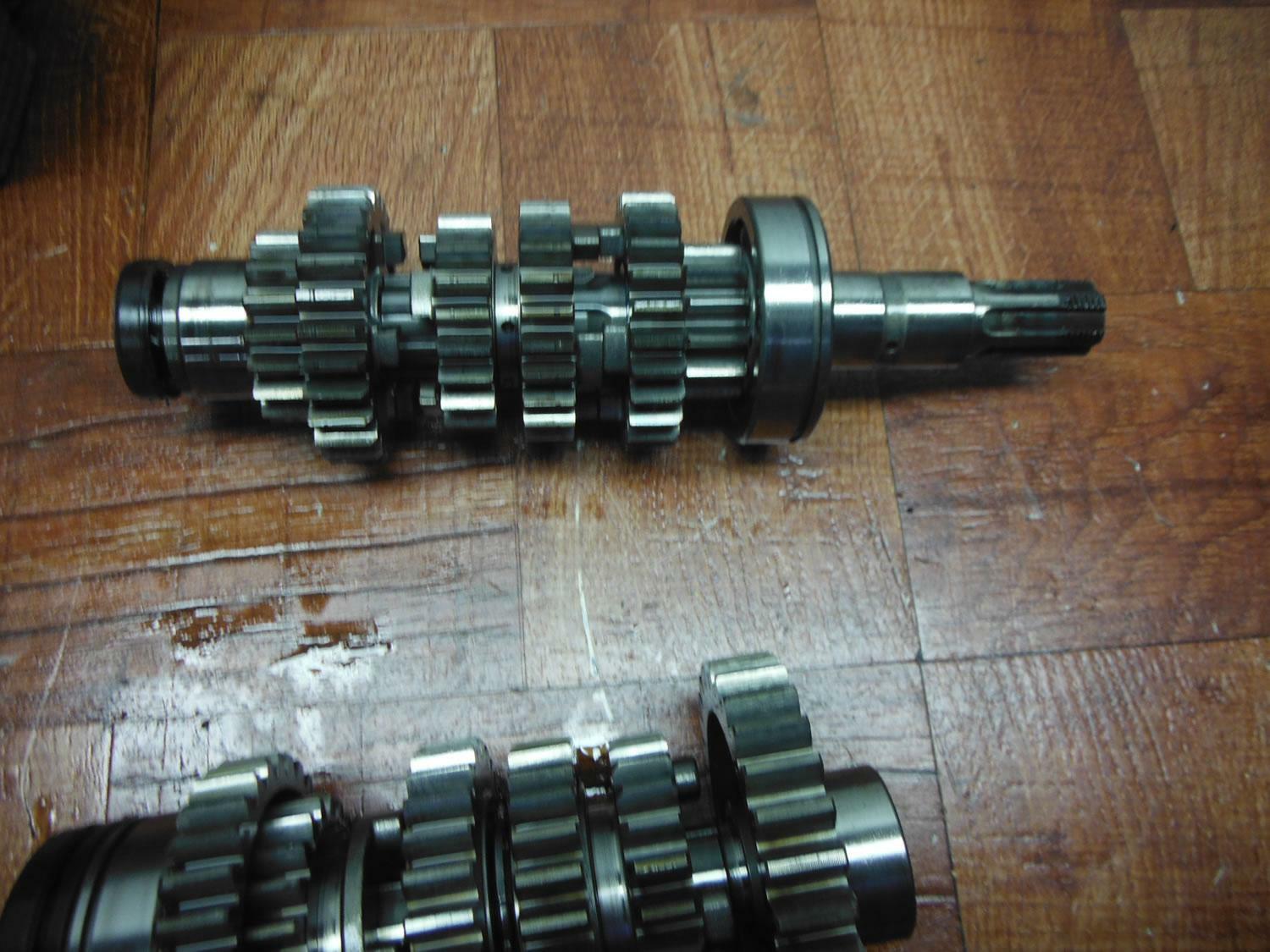 suzuki gs500 gs500e gs500f MOTOR MOTOR TRANSMISIÓN ENGRENES 24121-01D01 - Imagen 4