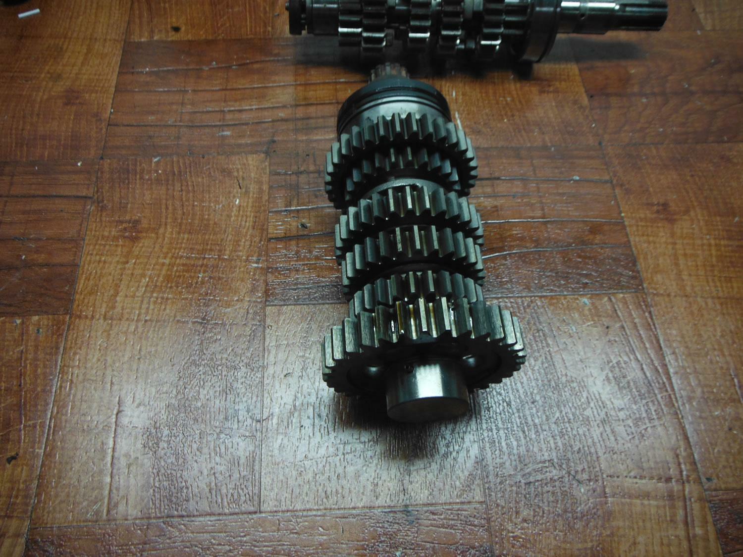 suzuki gs500 gs500e gs500f MOTOR MOTOR TRANSMISIÓN ENGRENES 24121-01D01 - Imagen 5