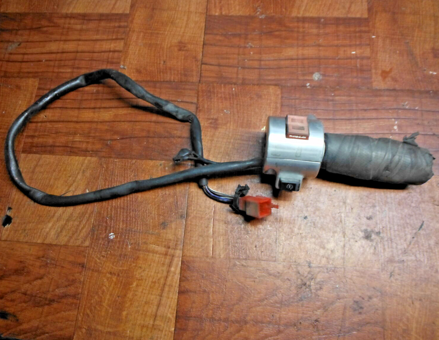 honda INTERRUPTOR DE ARRANQUE DERECHO CLIP ON MANIJA 35013-MCH-000