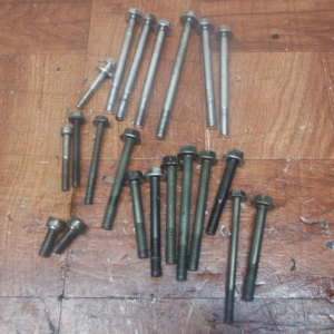 2005 suzuki boulevard C90 VL1500 MOTOR DE MOTOR VARIOS TORNILLOS