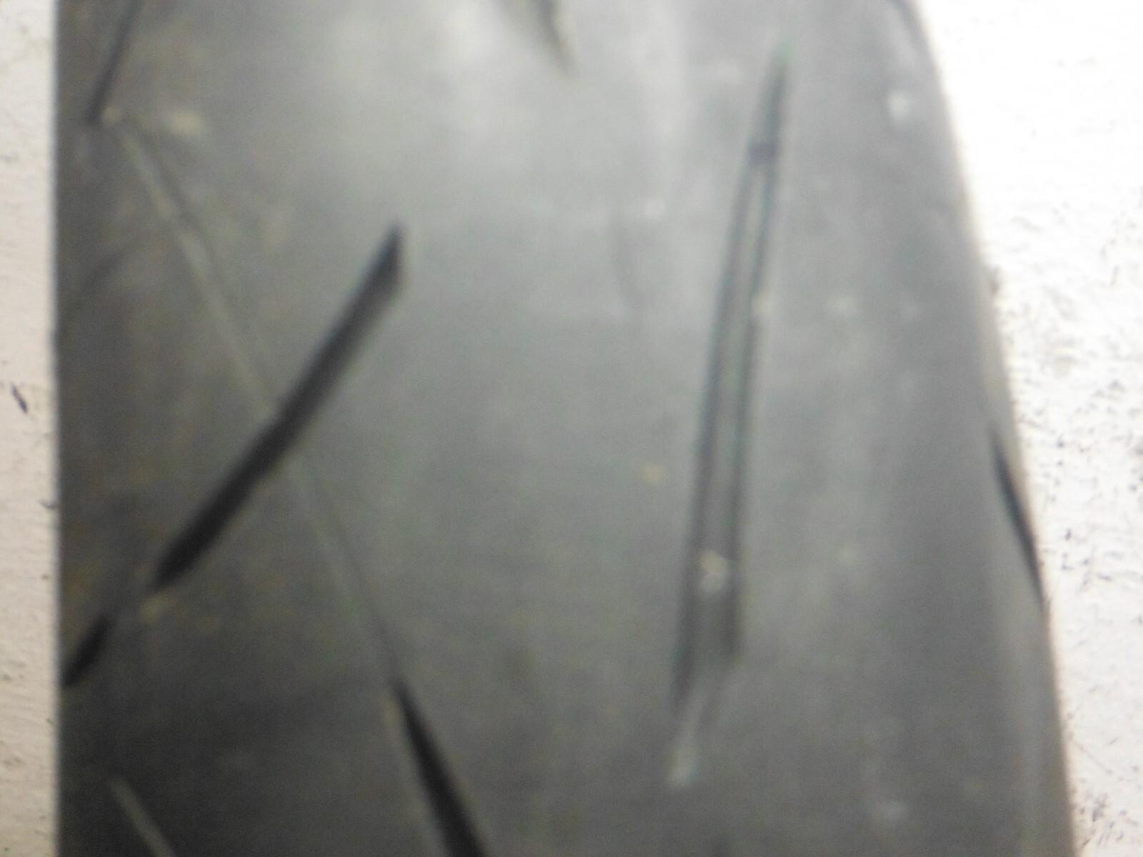 Llanta Delantera Radial Dunlop Sportmax Roadsport 2 para Motocicleta 120/70ZR-17 (58W) - Imagen 2
