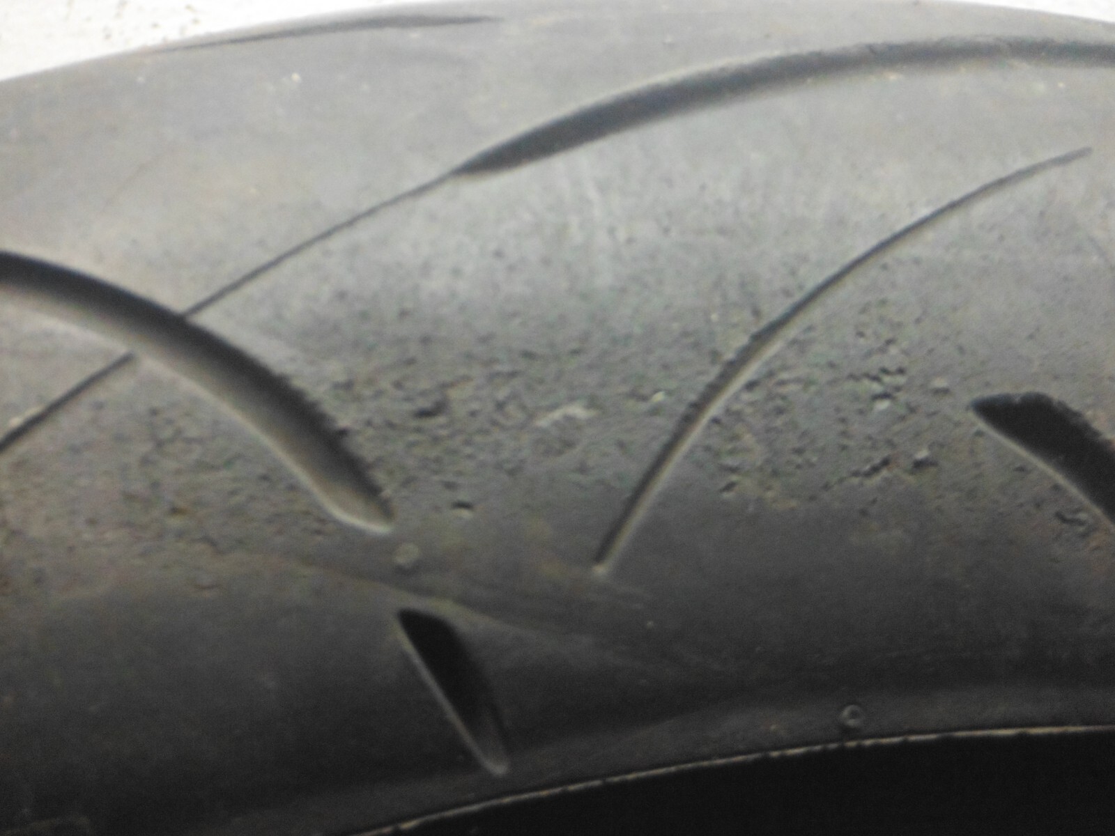 Llanta Delantera Radial Dunlop Sportmax Roadsport 2 para Motocicleta 120/70ZR-17 (58W) - Imagen 3