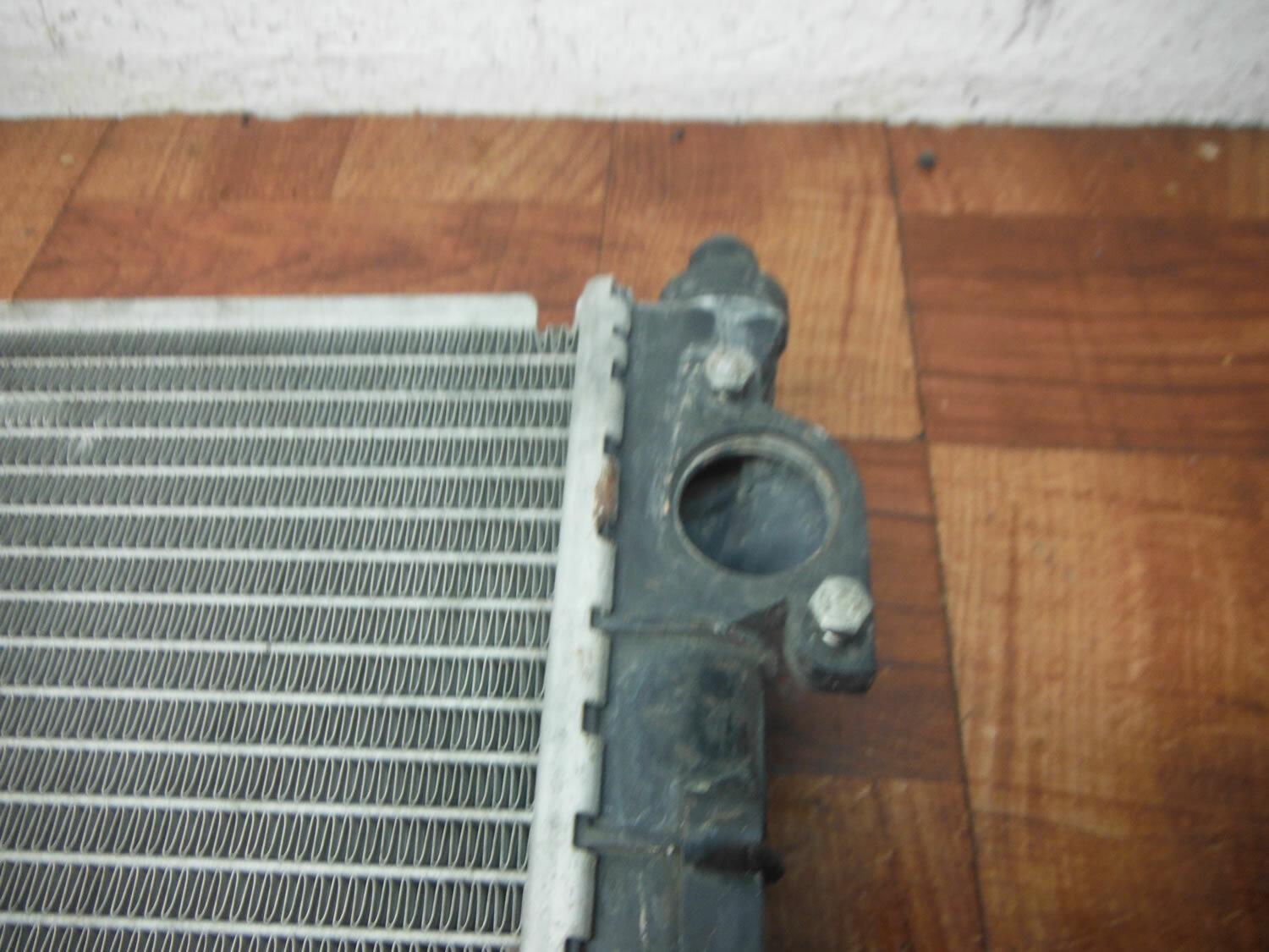 2002-2006 Mini Cooper 1.6L L4 CU2747 Radiador de Aluminio OEM Sin fugas probado funcional - Image 3