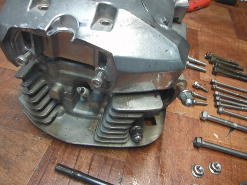 2003 honda vtx1800r ENGINE TOP END CYLINDER HEAD CAMSHAFT VALVE COVER FRONT - Image 3