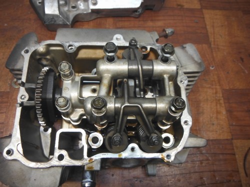 2003 honda vtx1800r ENGINE TOP END CYLINDER HEAD CAMSHAFT VALVE COVER FRONT - Image 9