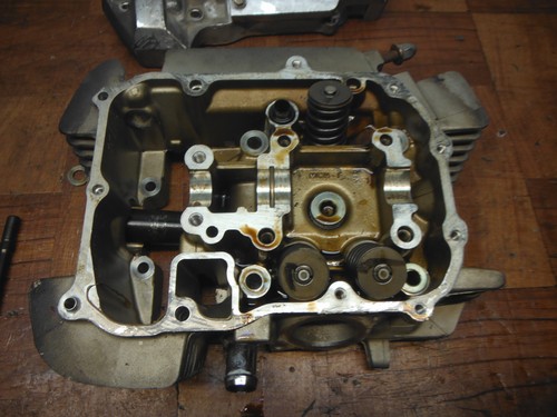 2003 honda vtx1800r ENGINE TOP END CYLINDER HEAD CAMSHAFT VALVE COVER FRONT - Image 12