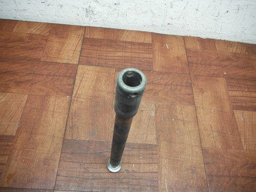honda 1995 honda vt 1100 c2 OEM REAR AXLE BACK WHEEL RIM PIVOT BOLT AXEL - Imagen 3